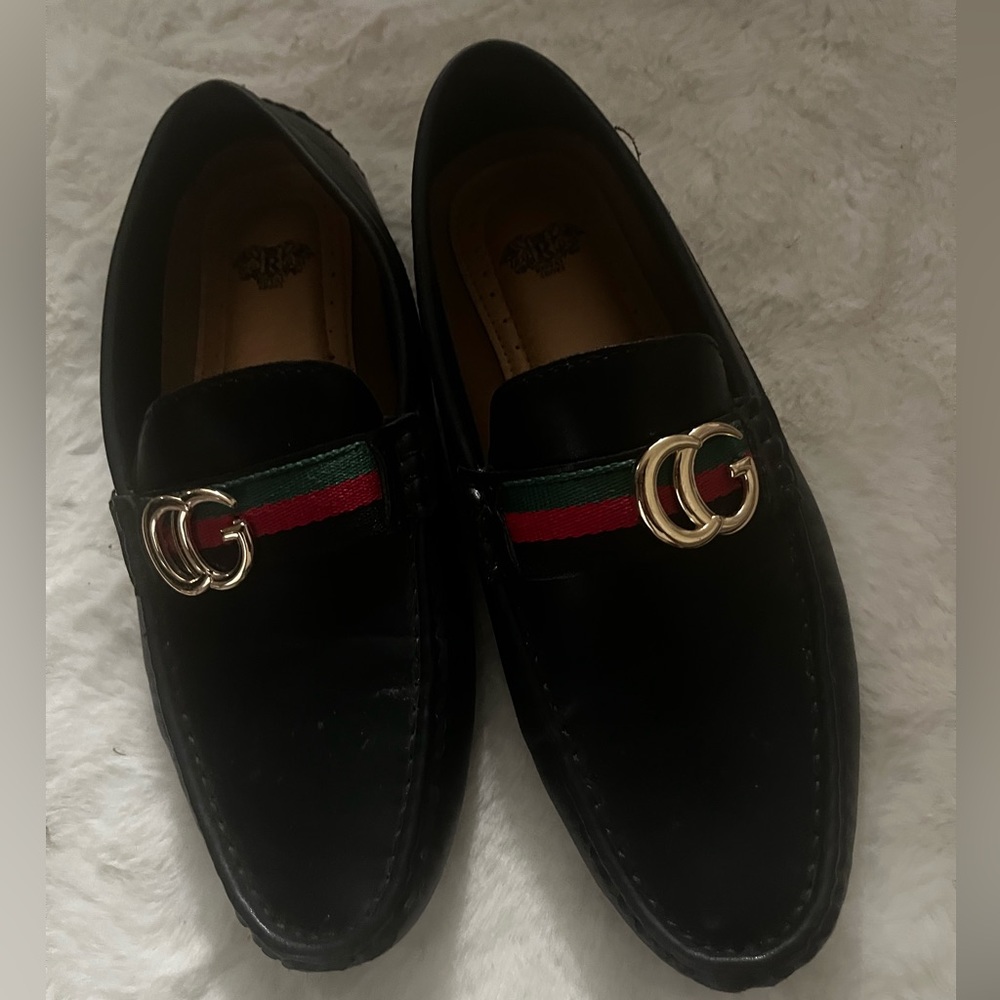 Casual dress shoes